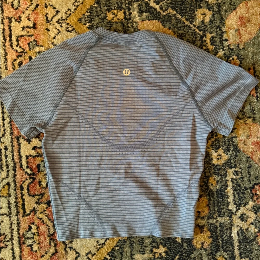 Lululemon Blue Swiftly Tech Cropped Short-Sleeve - Picture 3 of 4